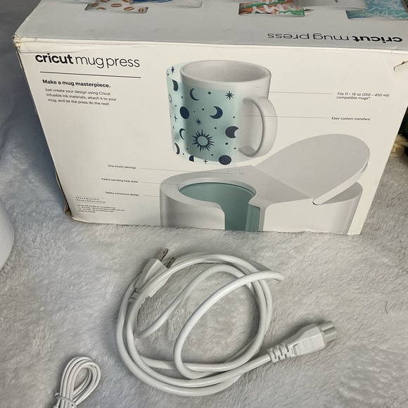 Cricut Mug Press in White and Mint - Picture 14 of 16